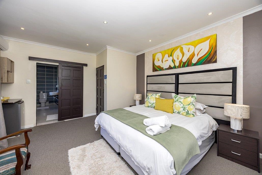 10 Bedroom Property for Sale in Milnerton Western Cape